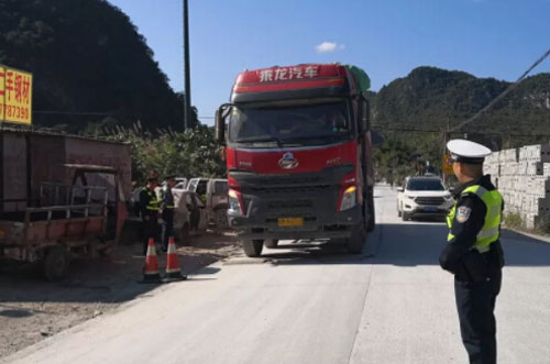 金城江區某大貨車過地磅稱重近90噸 超載187%